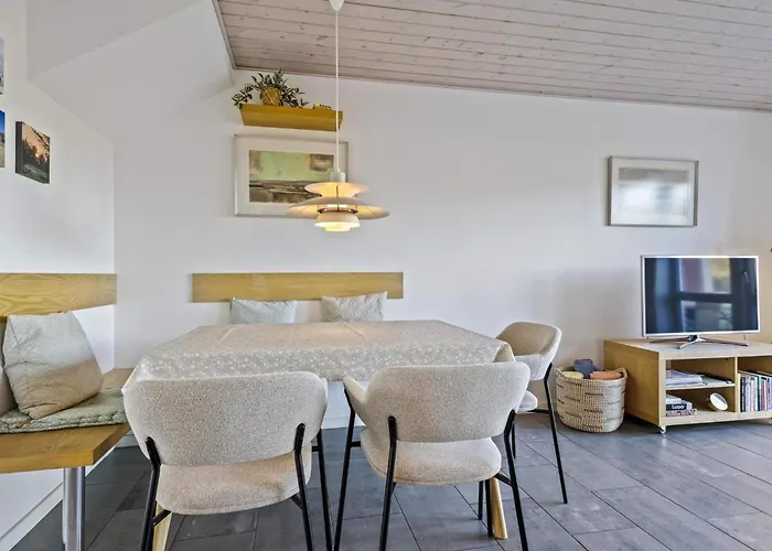 Ferienhaus Charming Retreat Near - By Traum